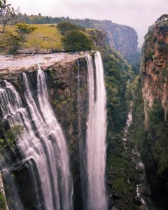 chute d'eau en altitude