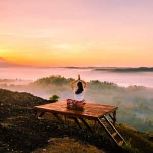 yoga au lever du soleil