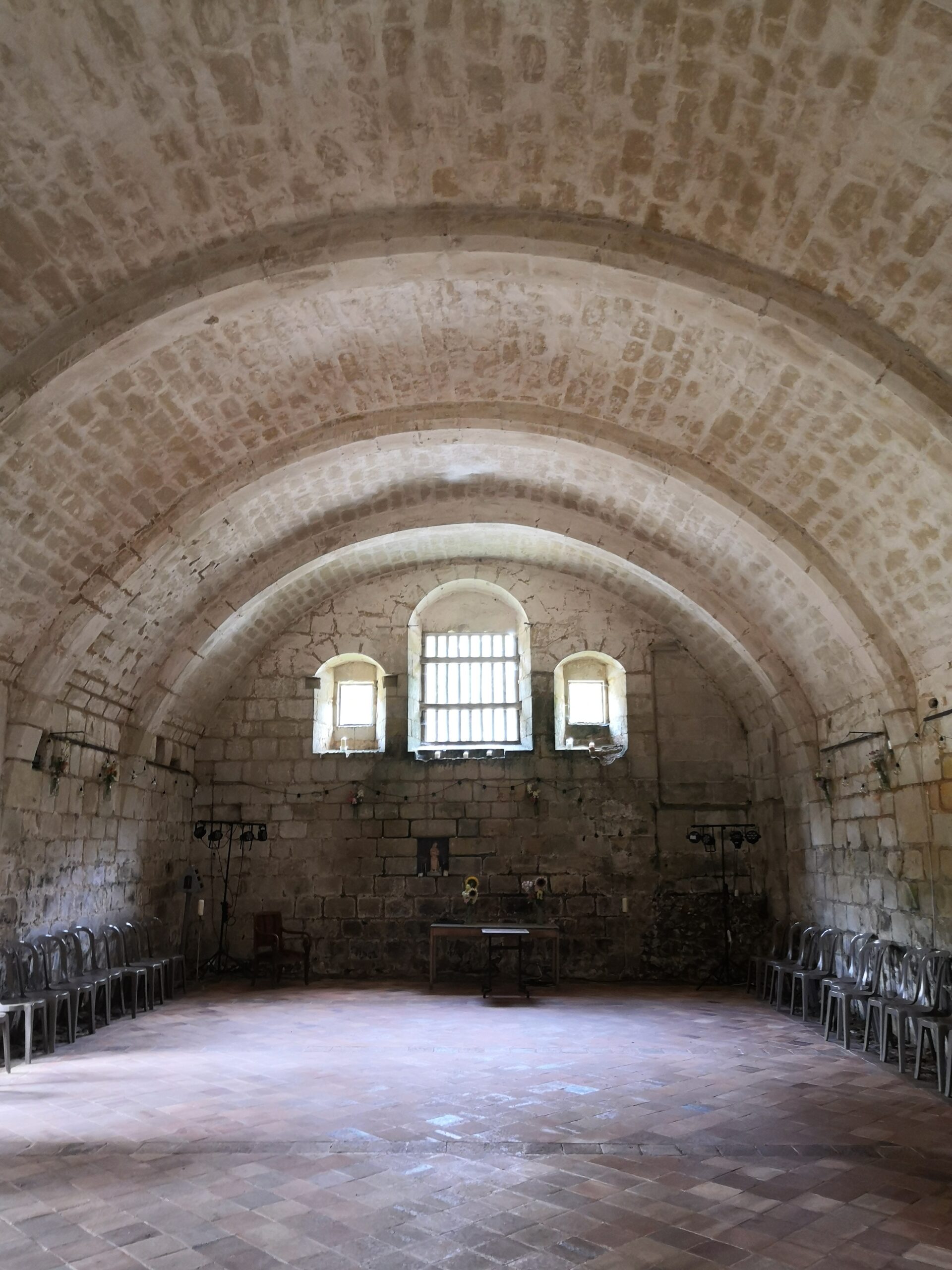 salle yoga abbaye clarté de dieu